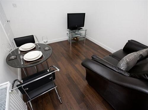 Aberdeen Serviced Apartments - Bloomfield מראה חיצוני תמונה