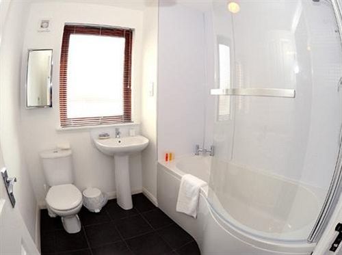 Aberdeen Serviced Apartments - Bloomfield מראה חיצוני תמונה